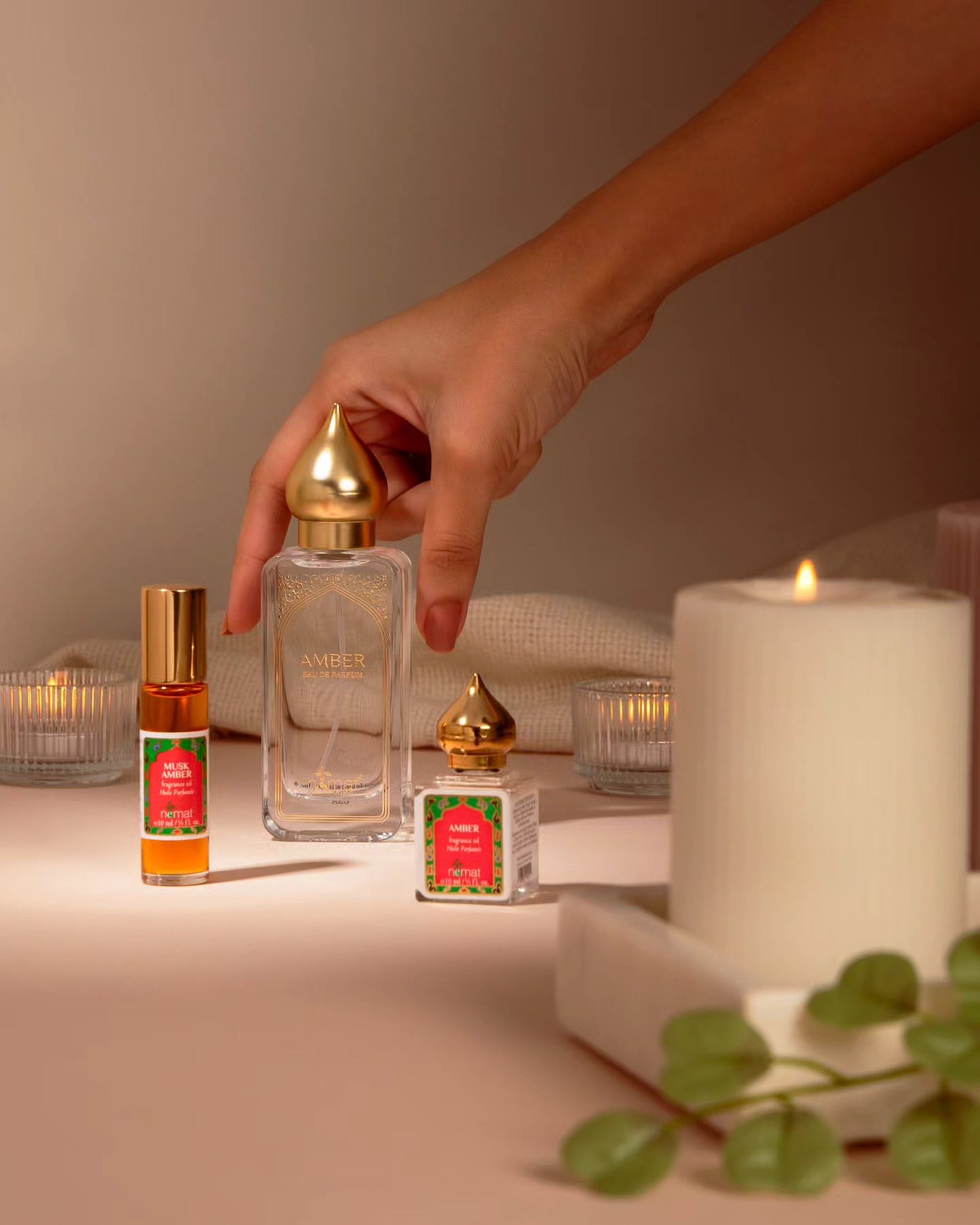 Nemat Sandalwood Perfume Oil - 10ml Glass Rollerball (Image 8)