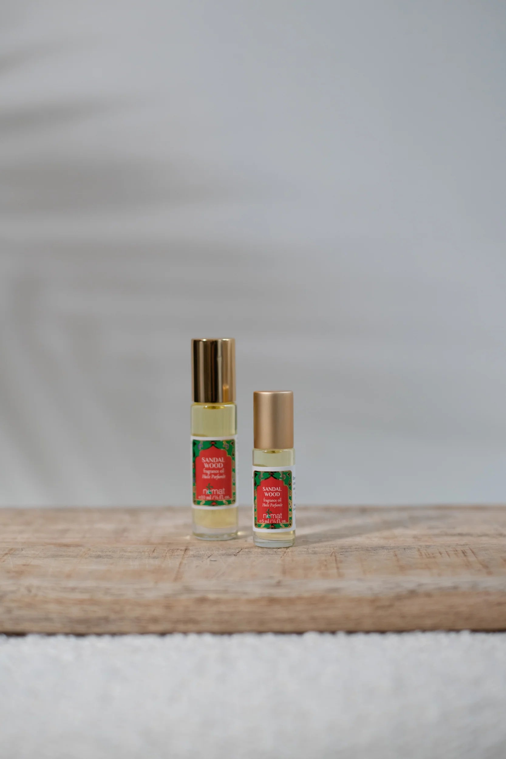 Nemat Sandalwood Perfume Oil - Mini 5ml - 5 ml Rollerball (Image 4)