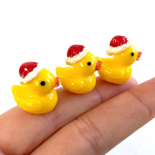 Mini Ducks with Santa hat (Free with orders $25+, while supplies last!!)